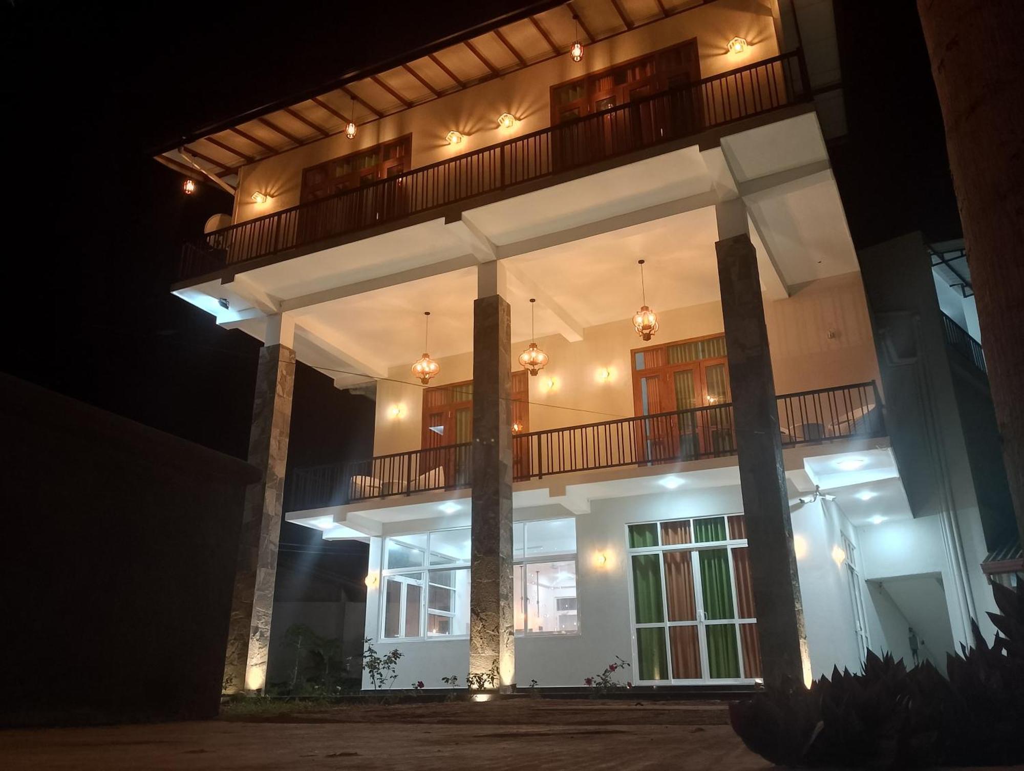 Malindu Yala Gate Hotel Tissamaharama Bagian luar foto