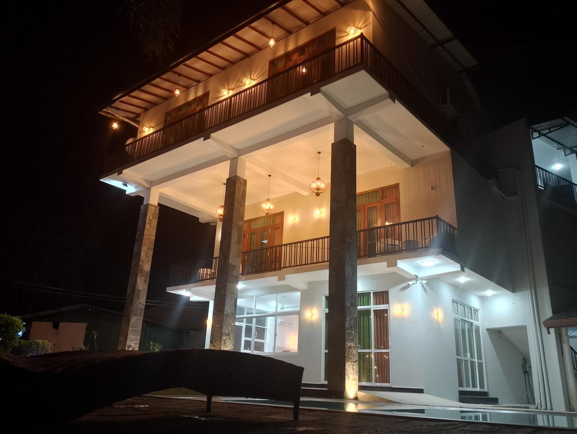 Malindu Yala Gate Hotel Tissamaharama Bagian luar foto