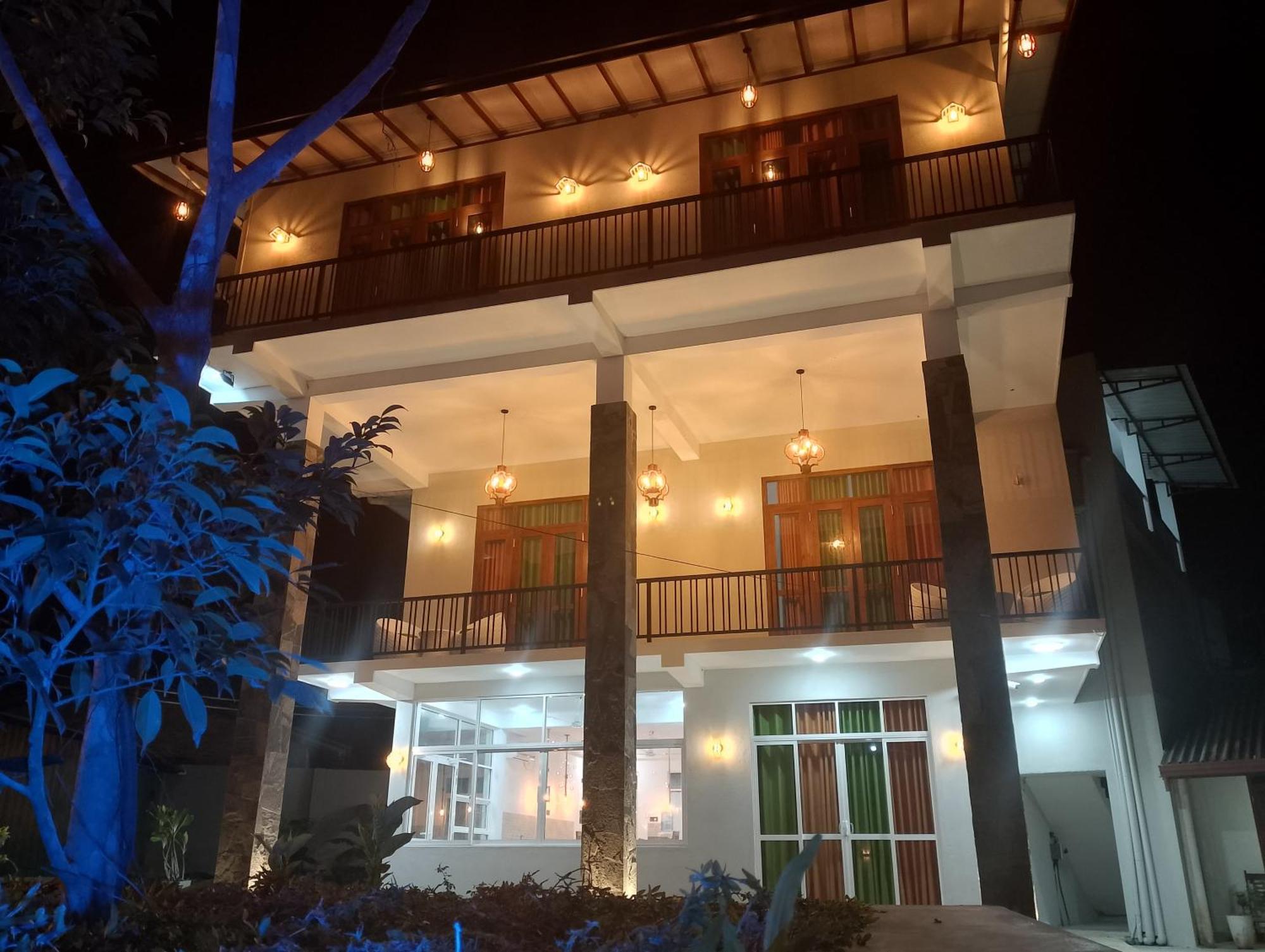 Malindu Yala Gate Hotel Tissamaharama Bagian luar foto