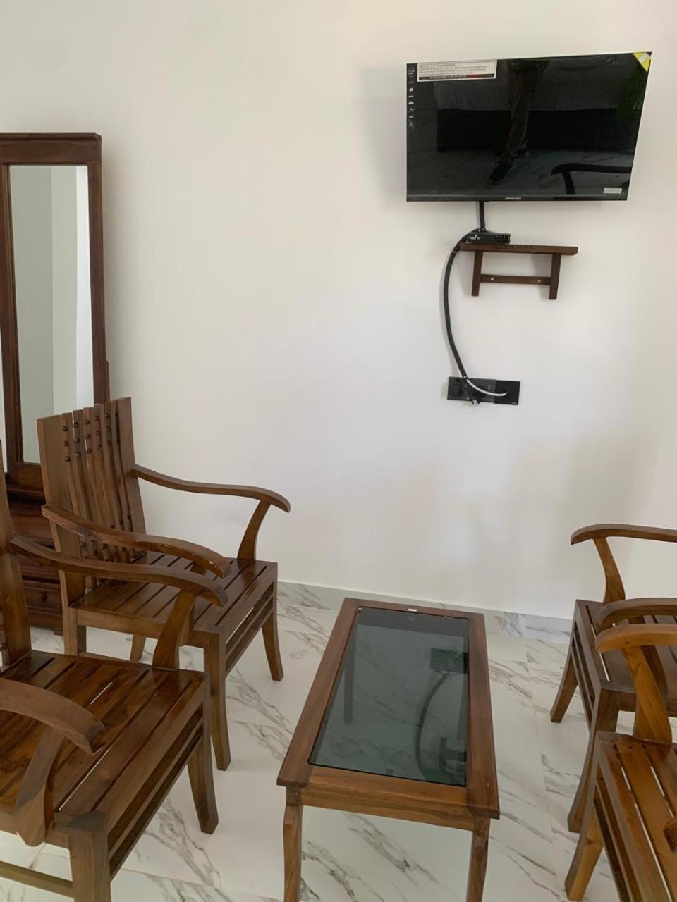 Malindu Yala Gate Hotel Tissamaharama Bagian luar foto